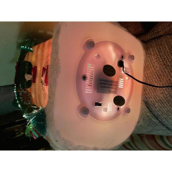 Merry Brite Fiber Optic Snowhouse - Picture 4 of 7